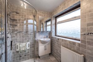 Family Bathroom- click for photo gallery